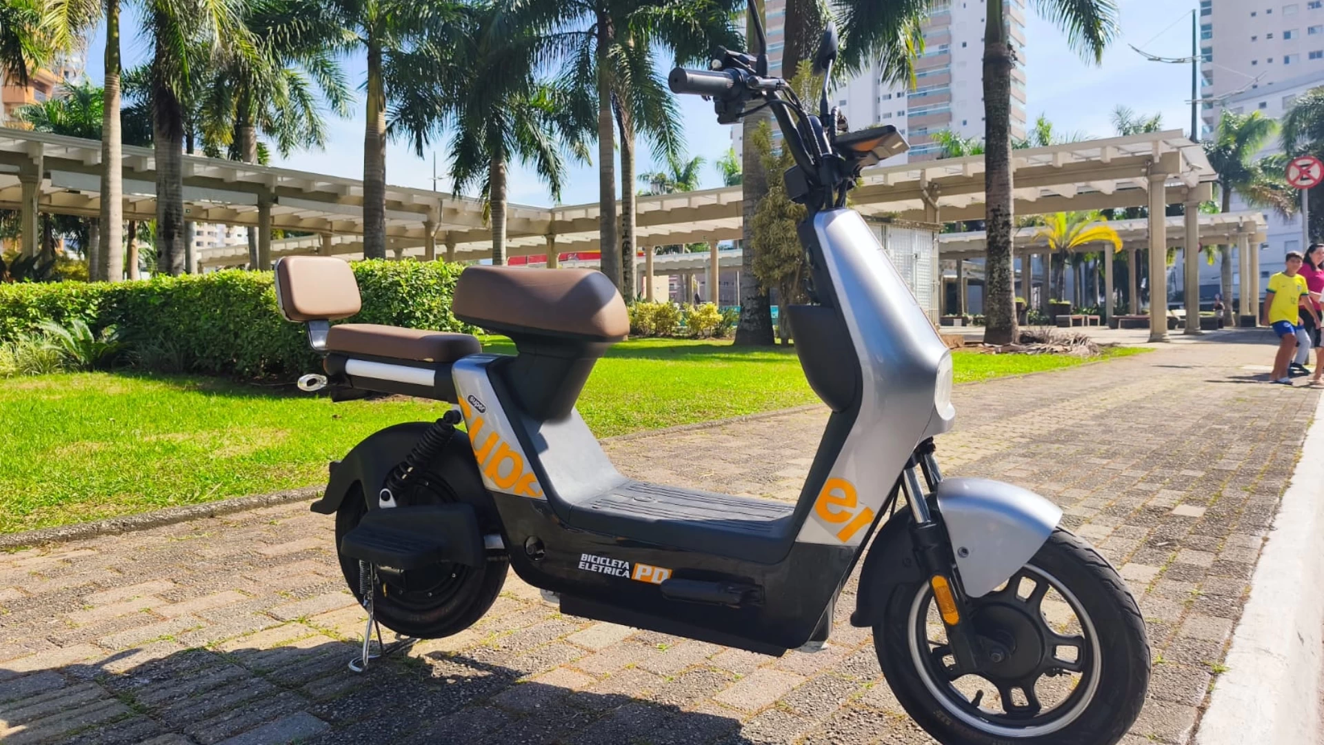 Passeio de Moto Elétrica